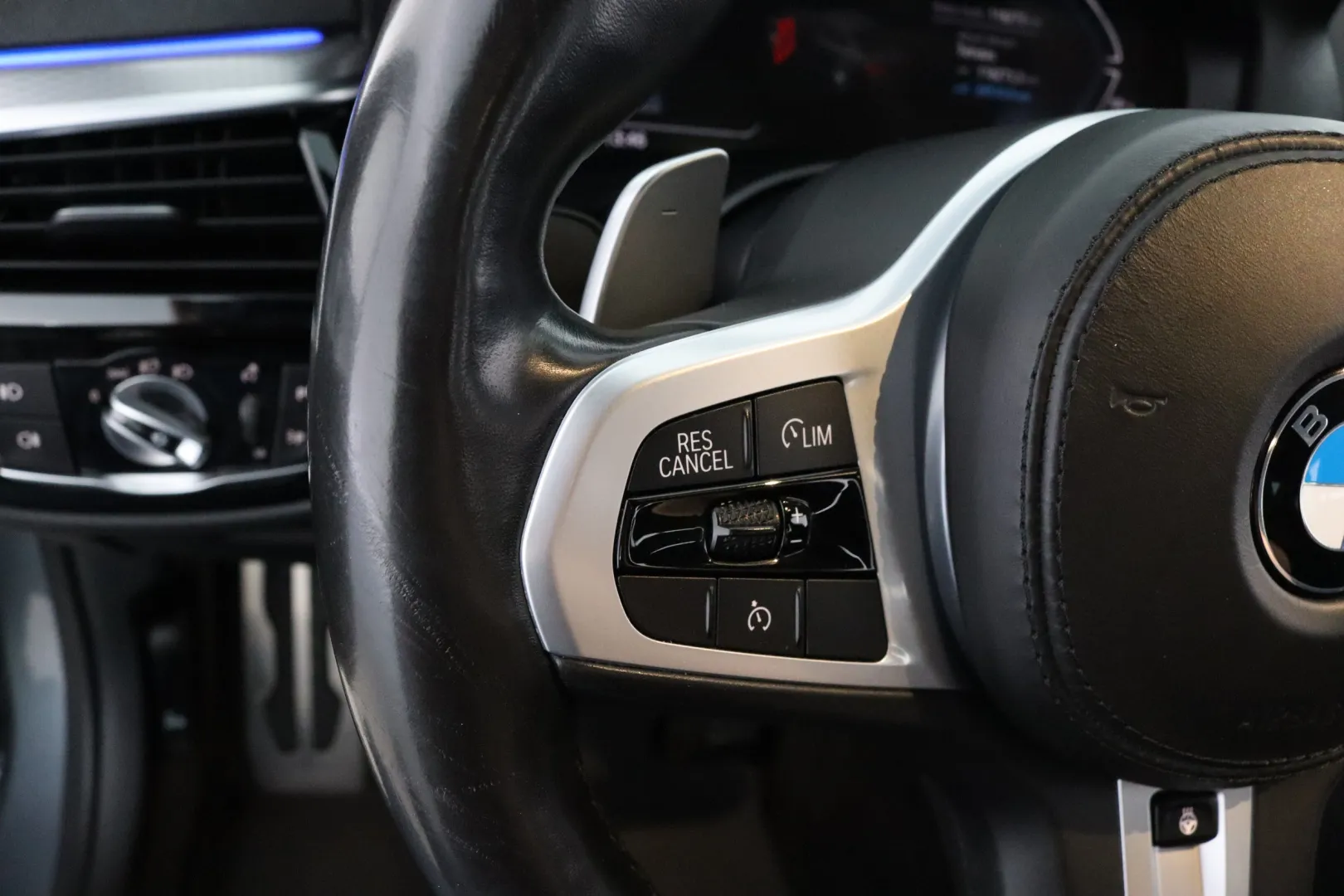 BMW 530 YXA-181 carousel image