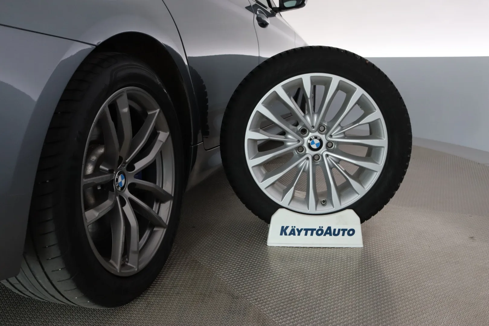 BMW 530 YXA-181 carousel image