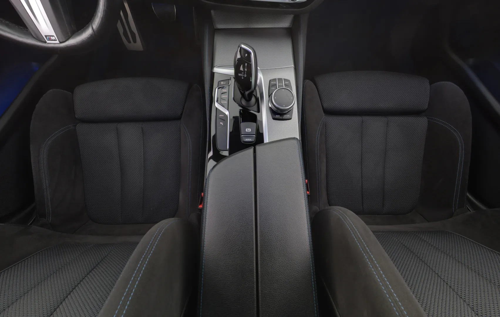 BMW 530 YXA-181 carousel image