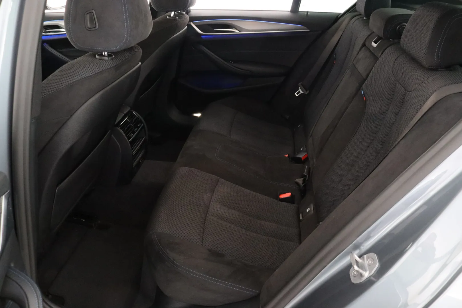 BMW 530 YXA-181 carousel image