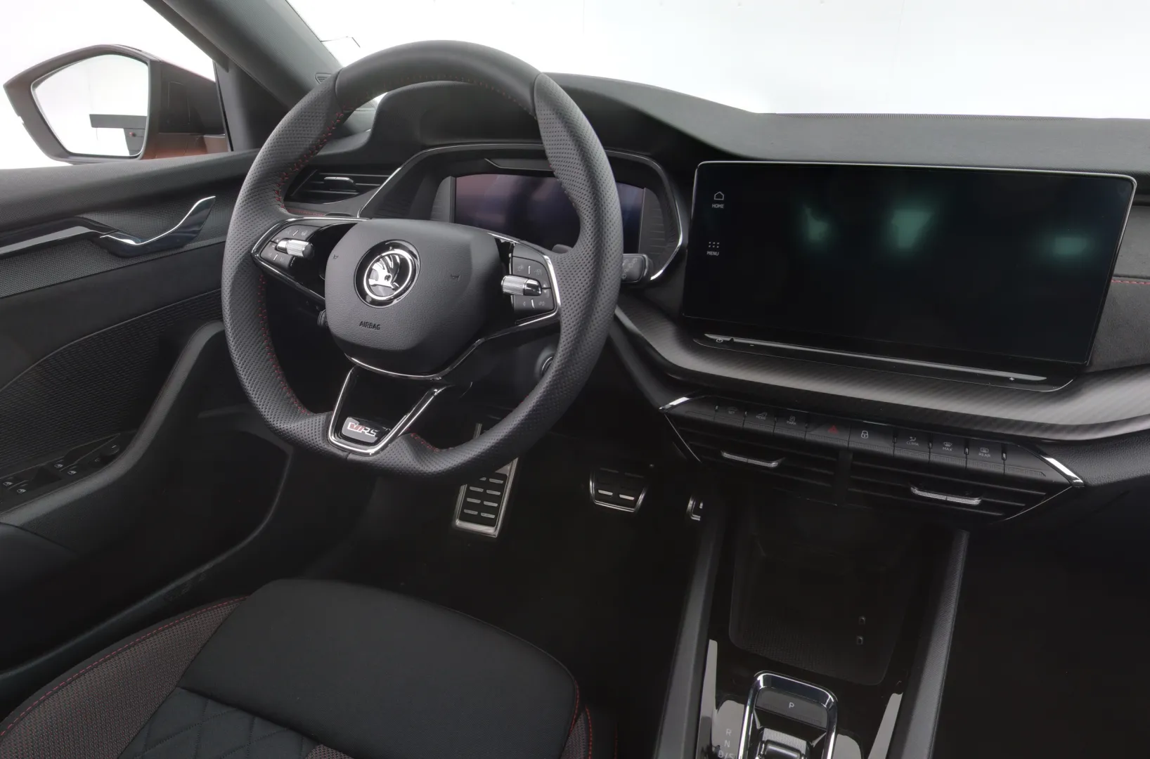 Skoda Octavia IRT-878 carousel image