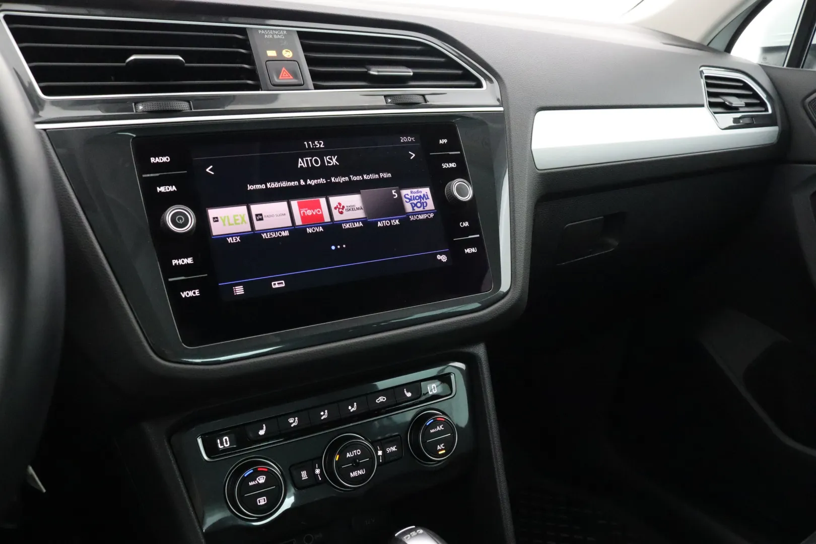 VOLKSWAGEN Tiguan BVO-341 carousel image