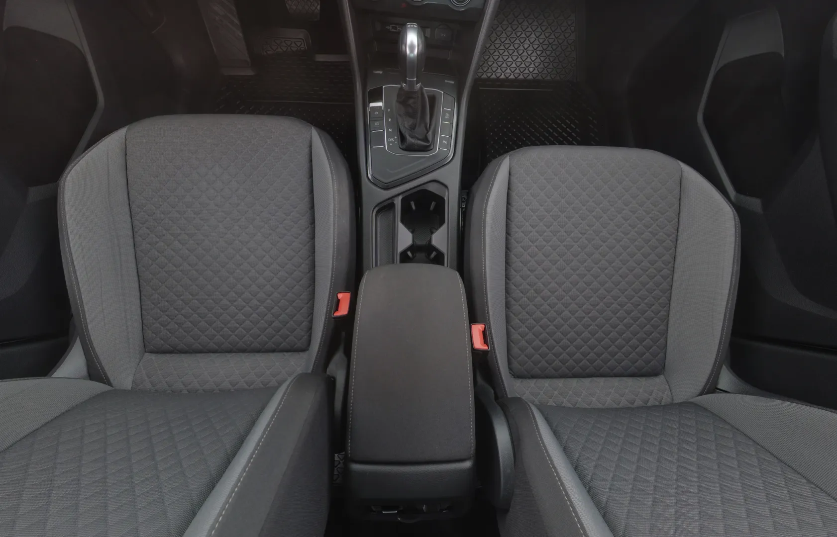 VOLKSWAGEN Tiguan BVO-341 carousel image