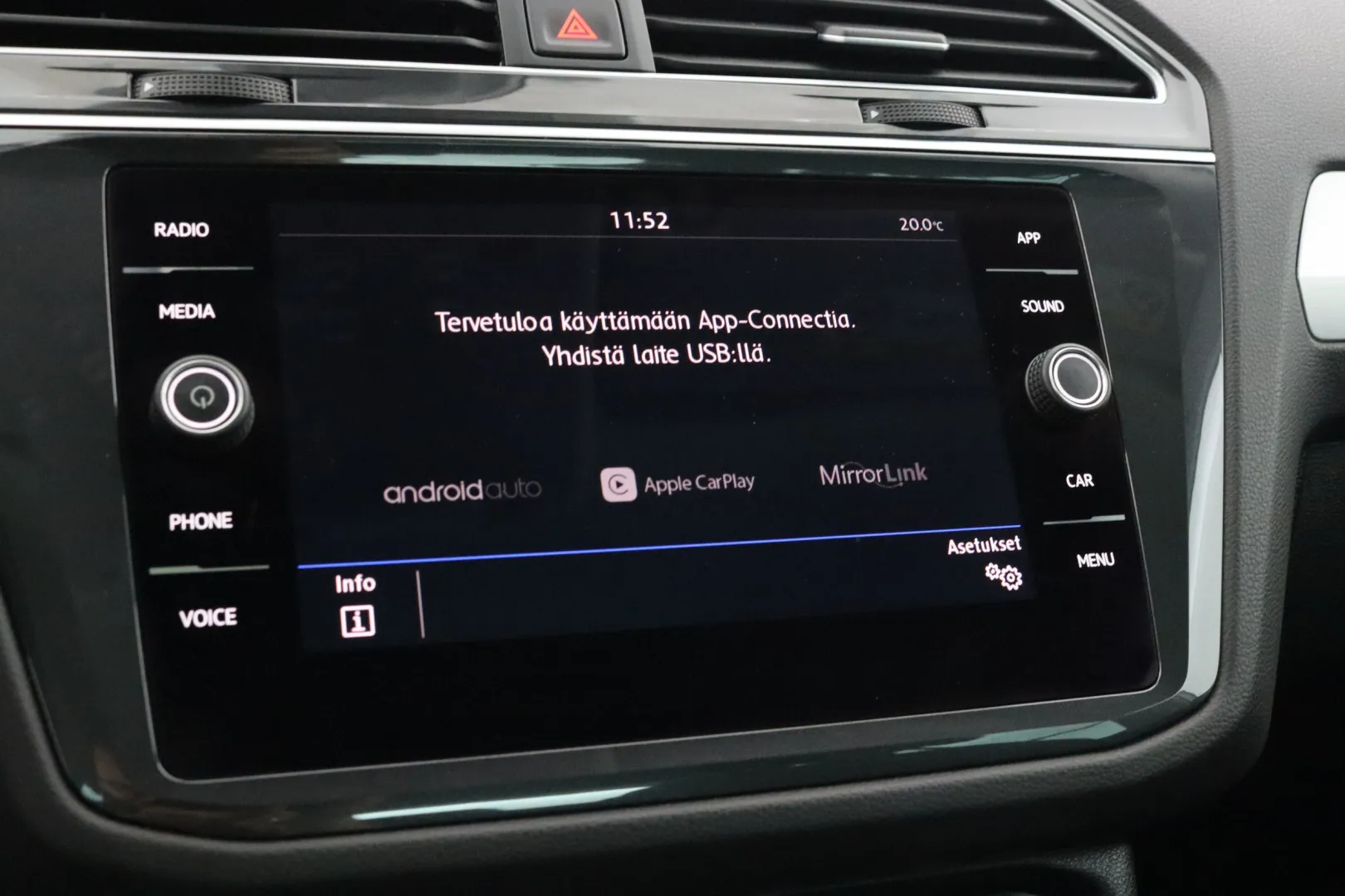 VOLKSWAGEN Tiguan BVO-341 carousel image