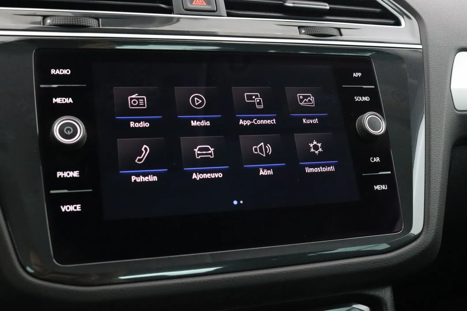 VOLKSWAGEN Tiguan BVO-341 carousel image
