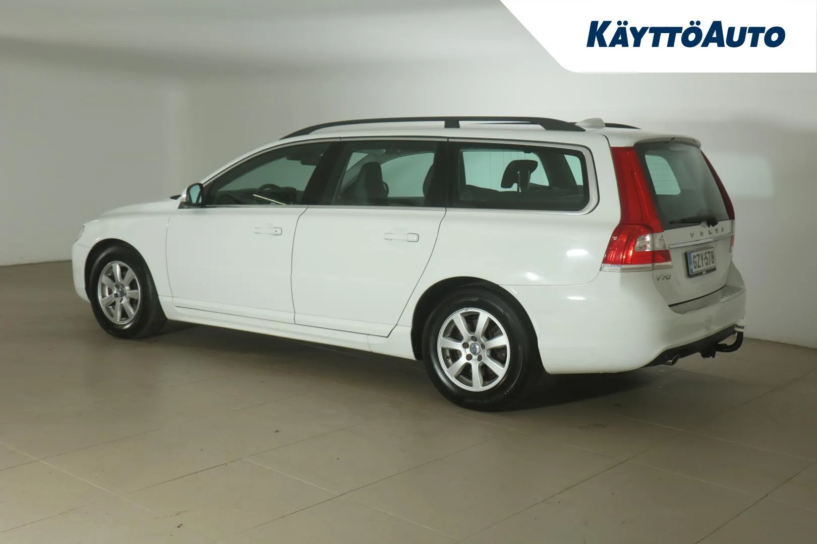 VOLVO V70 GZY-578 carousel image
