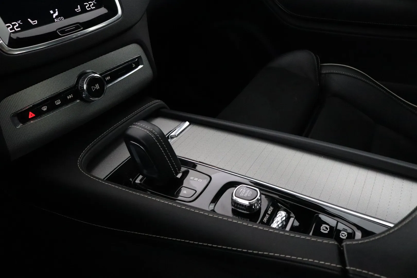 Volvo XC90 GOC-912 carousel image