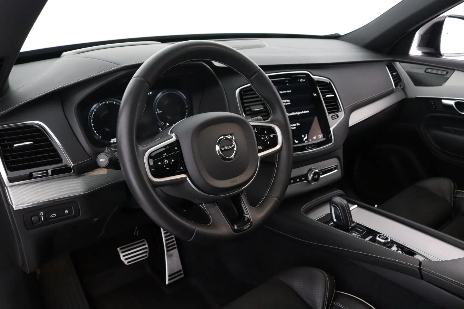Volvo XC90 GOC-912 carousel image