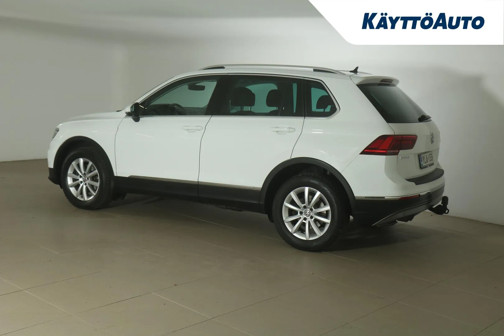 VOLKSWAGEN Tiguan YLA-153 carousel image