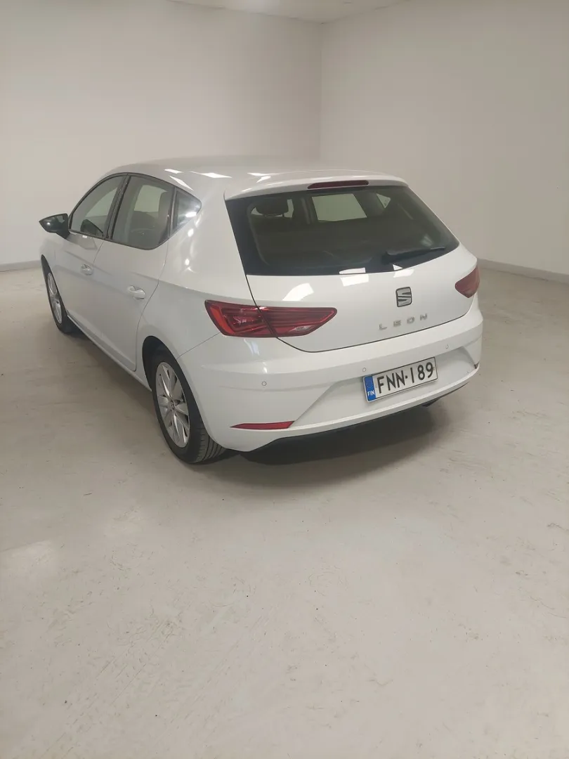 SEAT Leon FNN-189 carousel image