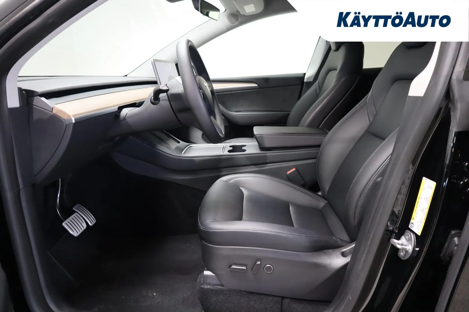 TESLA Model Y XRZ-580 carousel image