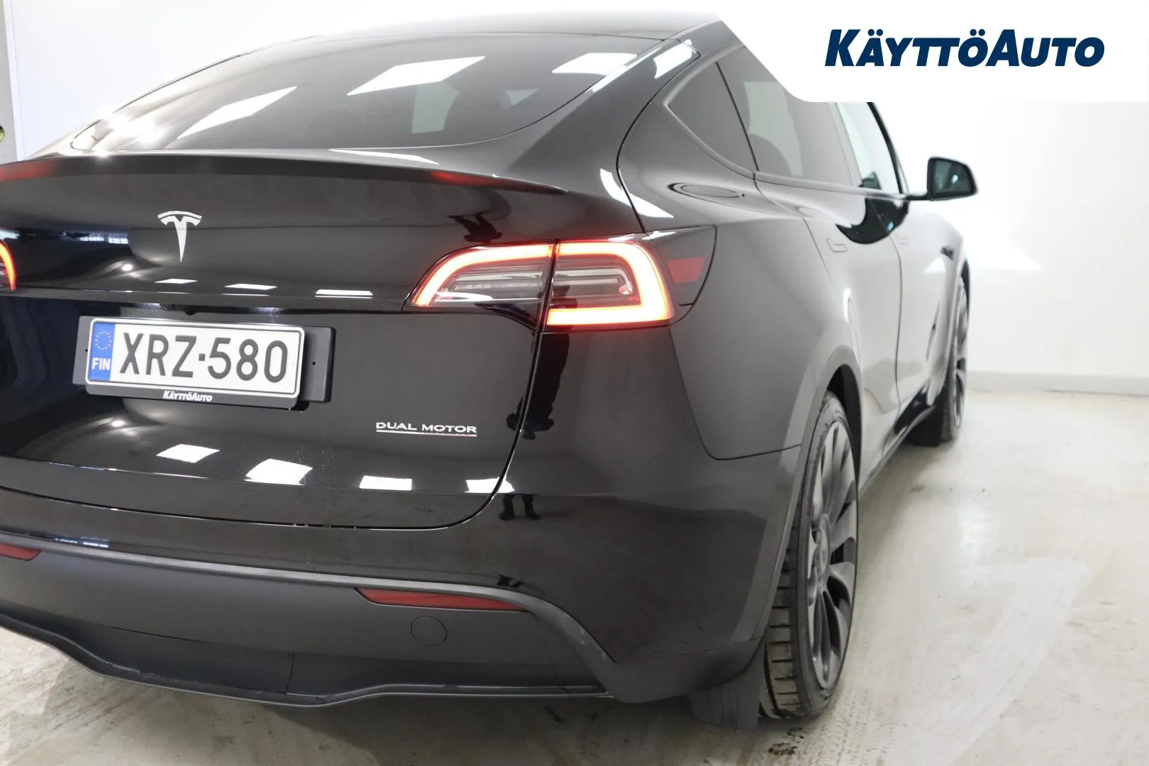 TESLA Model Y XRZ-580 carousel image
