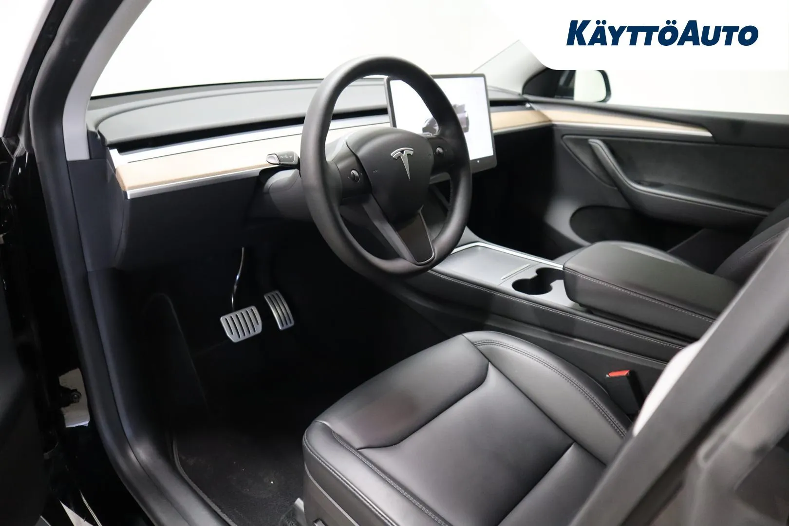 TESLA Model Y XRZ-580 carousel image