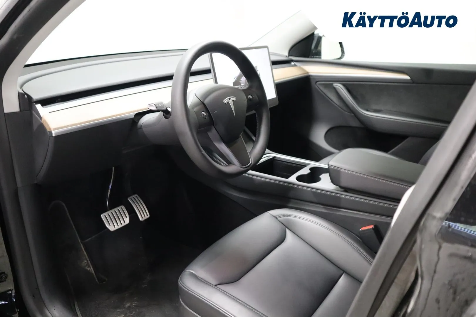 TESLA Model Y XRZ-580 carousel image