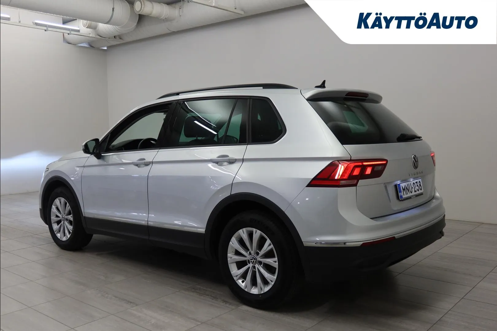 VOLKSWAGEN Tiguan MNU-238 carousel image
