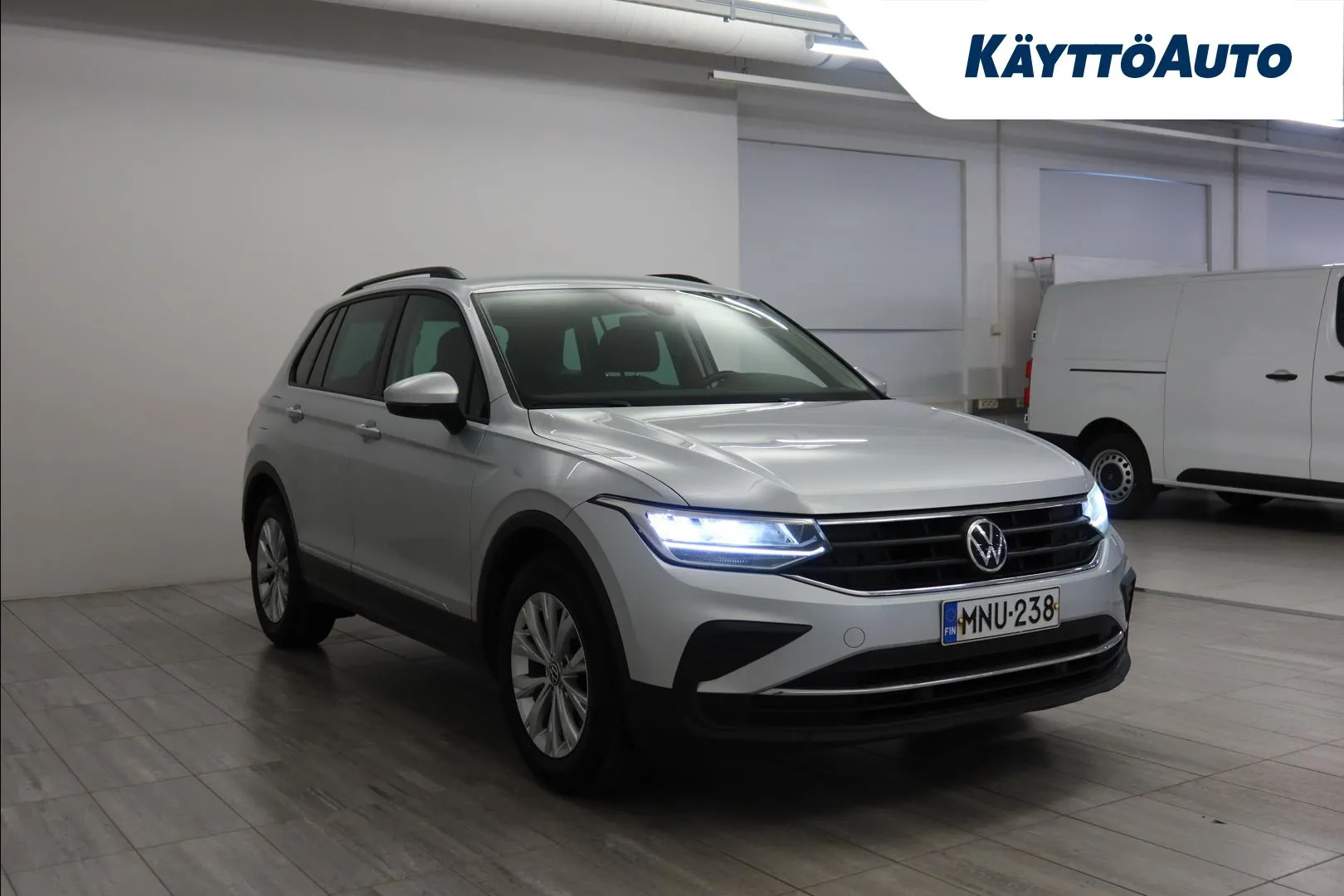 VOLKSWAGEN Tiguan MNU-238 carousel image
