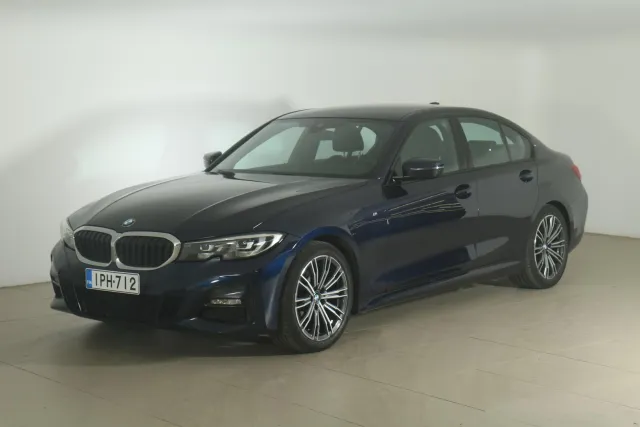 BMW 320 IPH-712