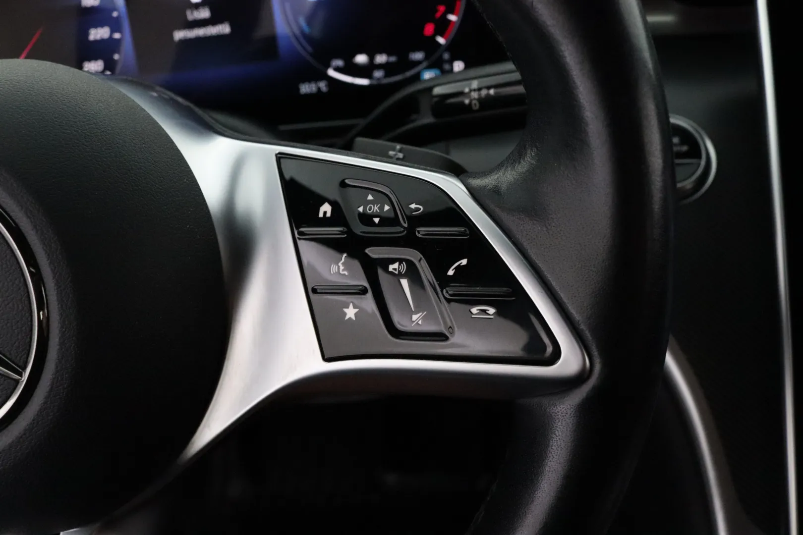 Mercedes-Benz C ETX-528 carousel image