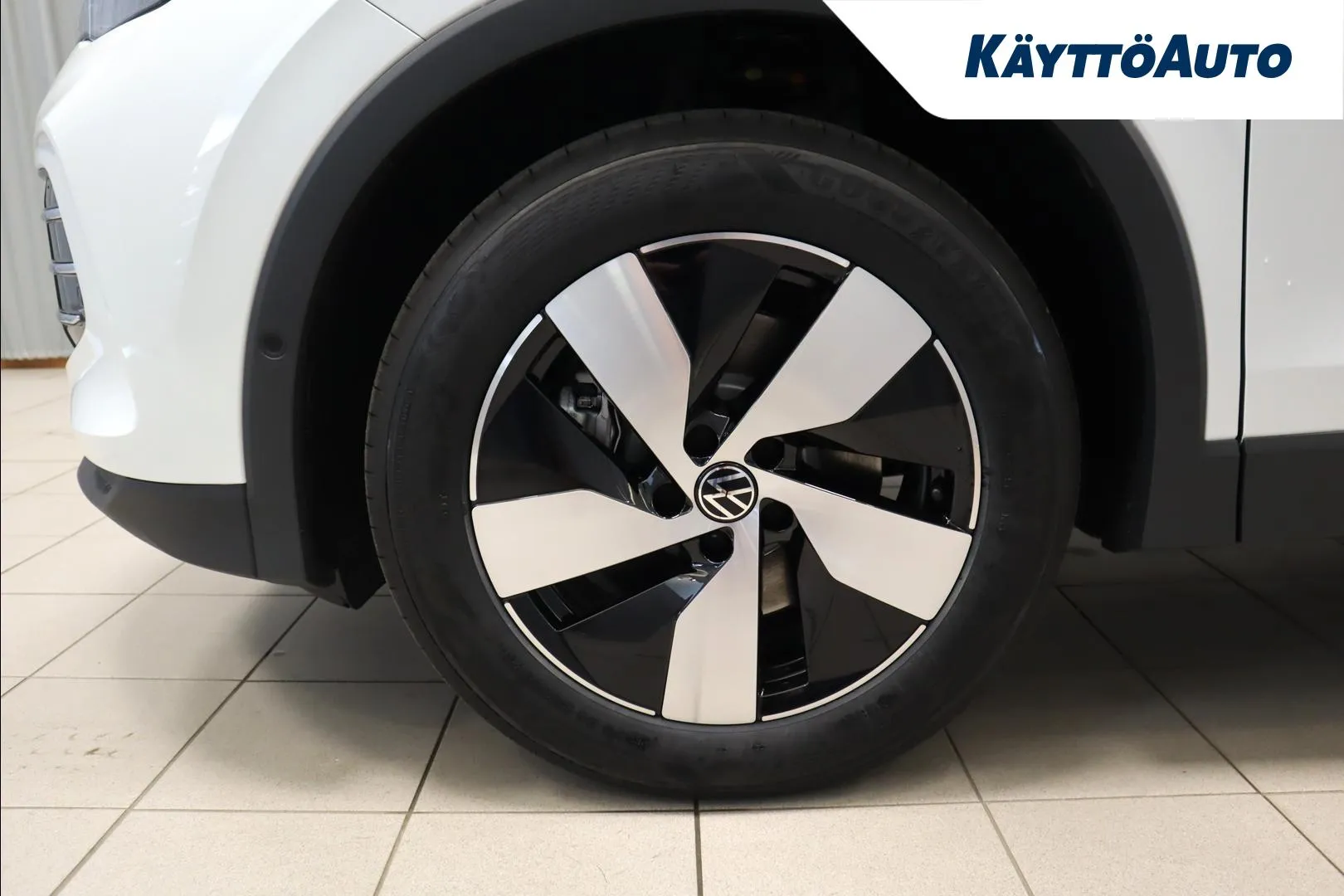 Volkswagen Tiguan JOB-817 carousel image