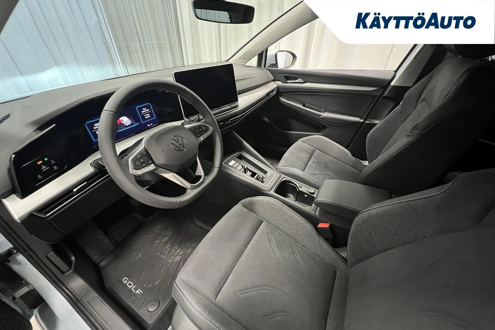 Volkswagen Golf RXM-489 carousel image