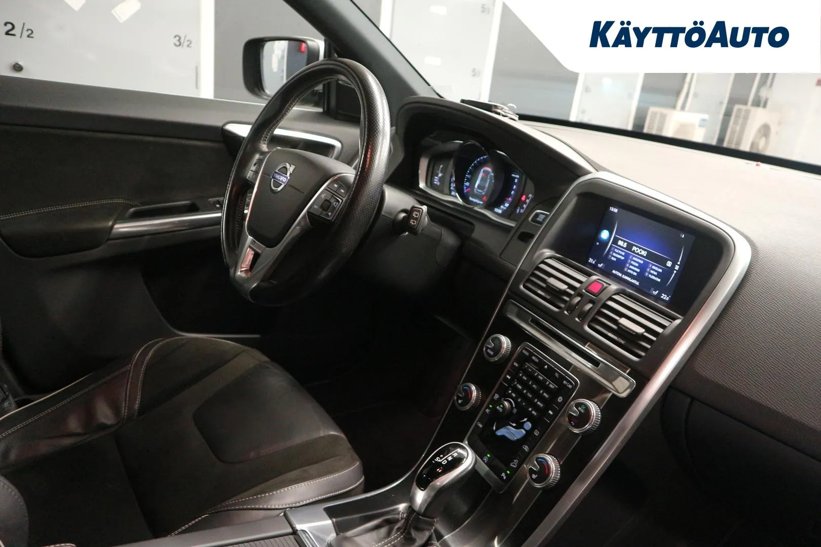 VOLVO XC60 UZU-760 carousel image