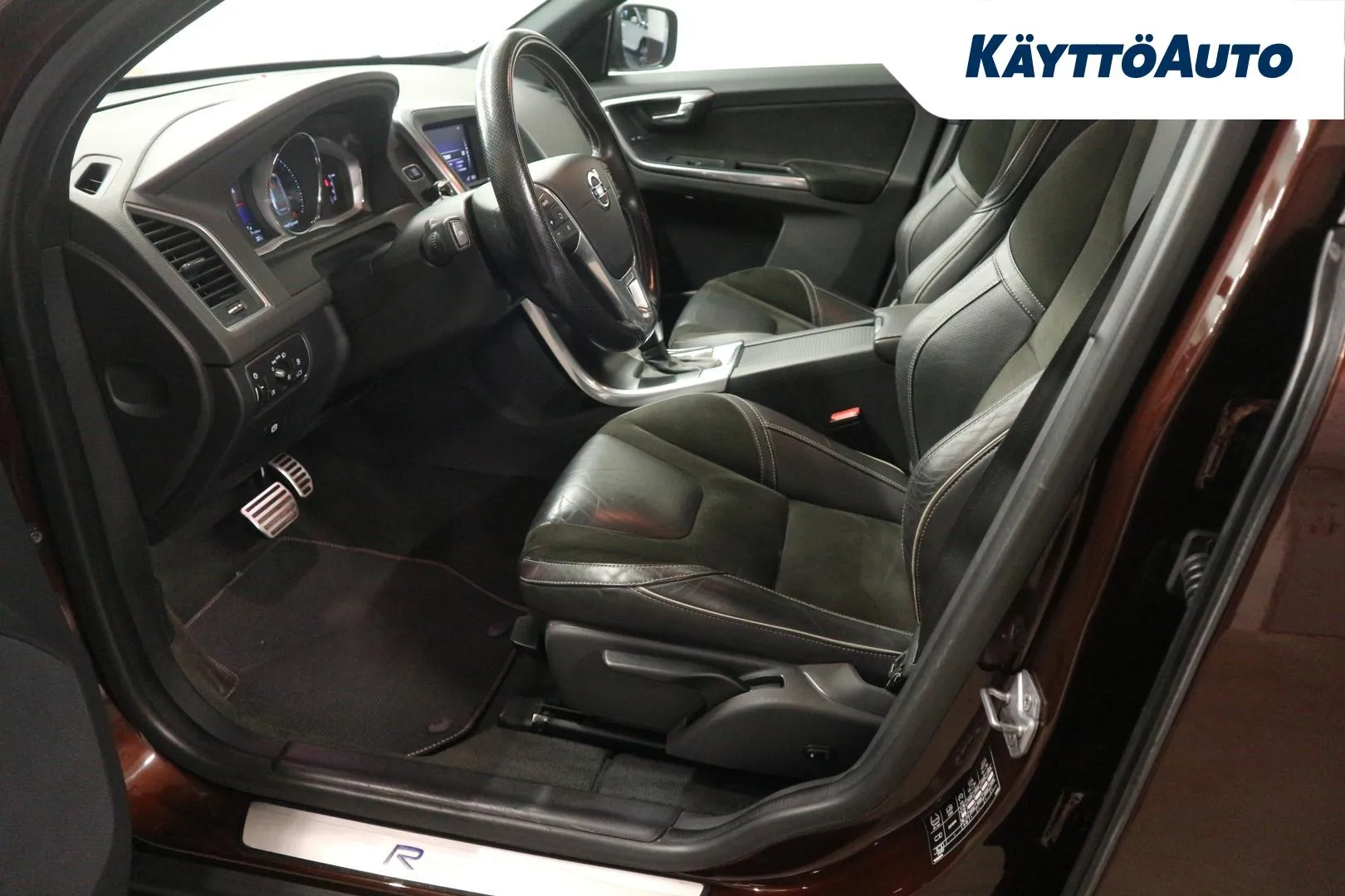 VOLVO XC60 UZU-760 carousel image