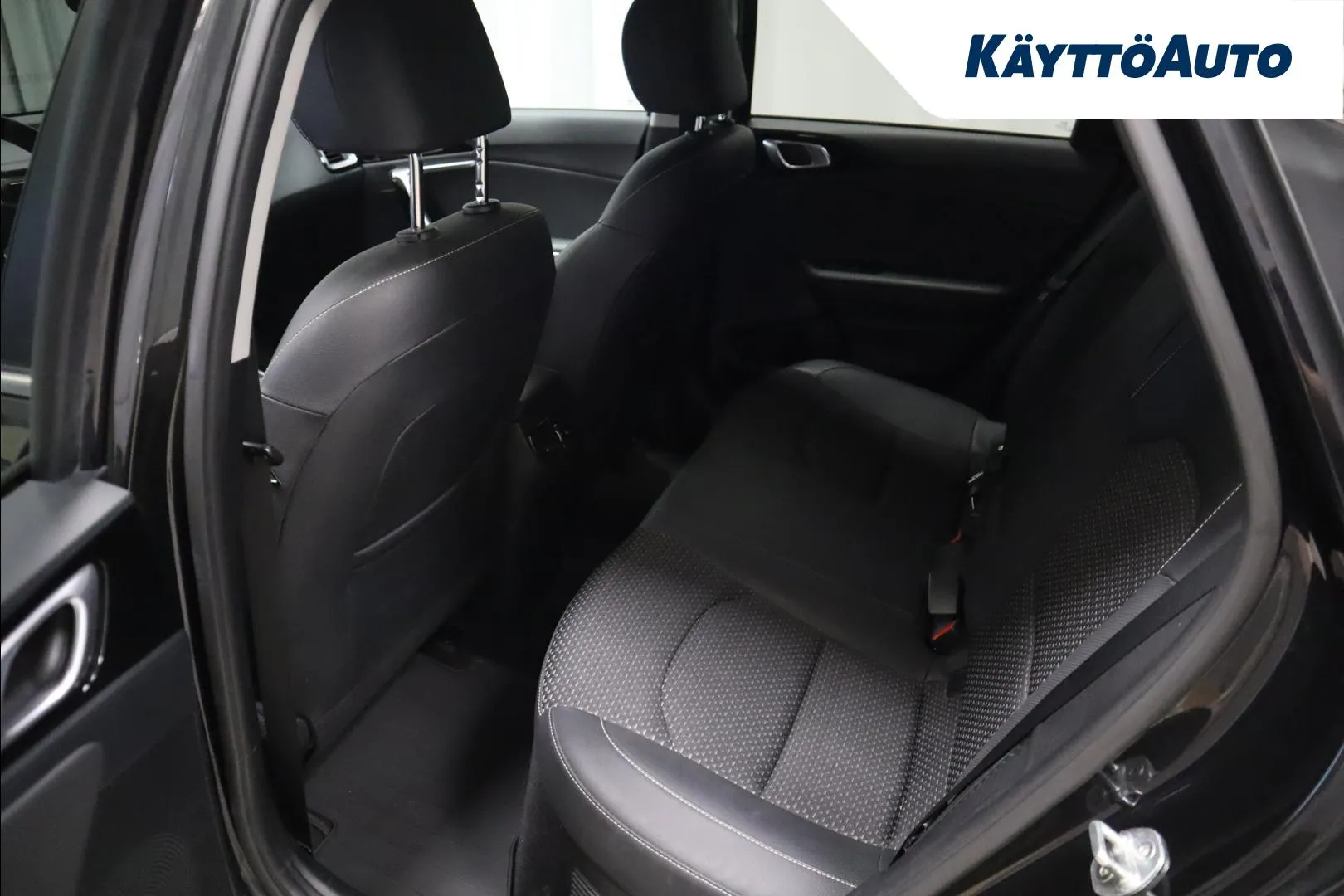 KIA Ceed ZON-185 carousel image