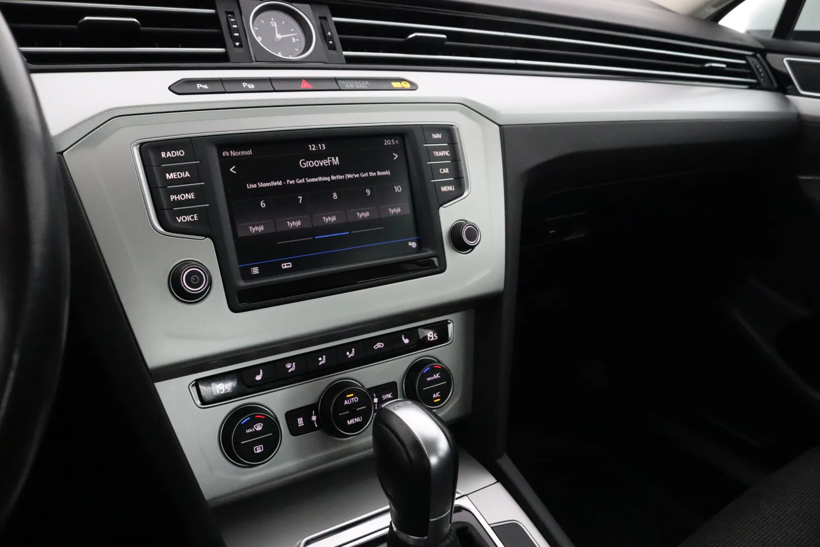 VOLKSWAGEN Passat FMP-939 carousel image