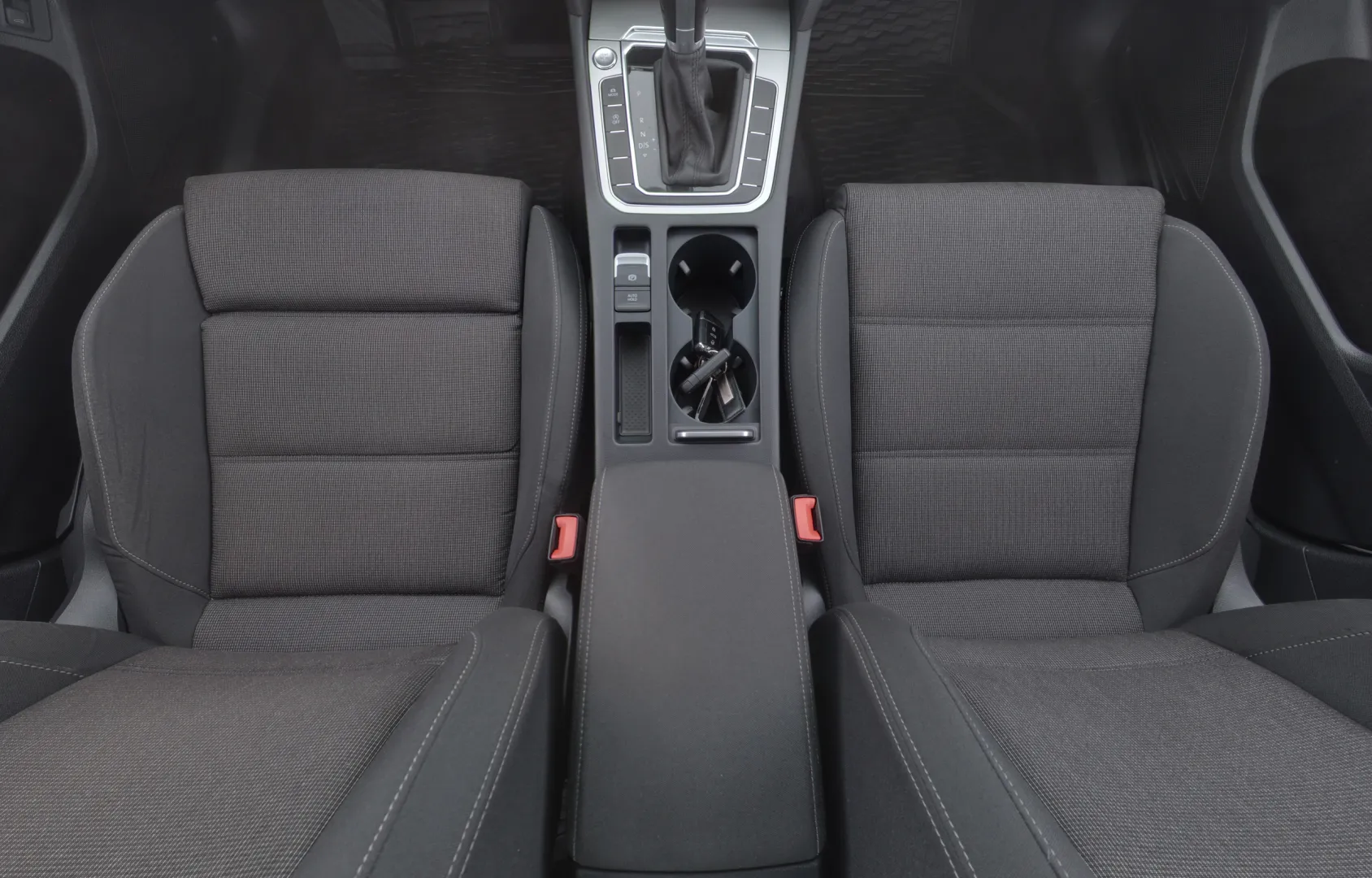 VOLKSWAGEN Passat FMP-939 carousel image