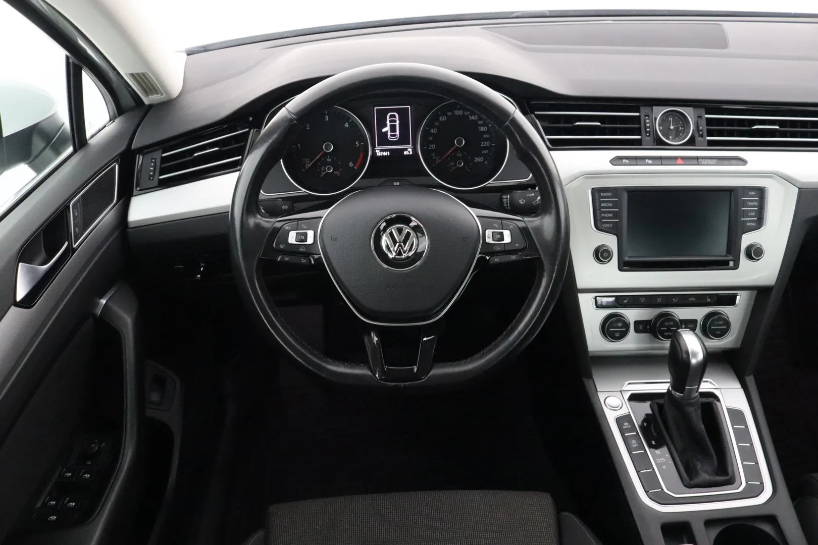 VOLKSWAGEN Passat FMP-939 carousel image