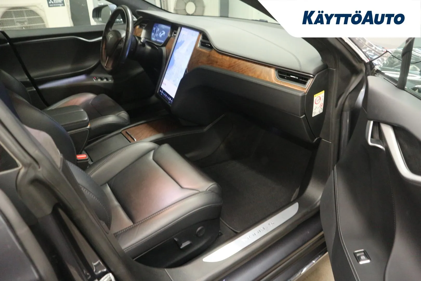 TESLA Model S KVV-654 carousel image
