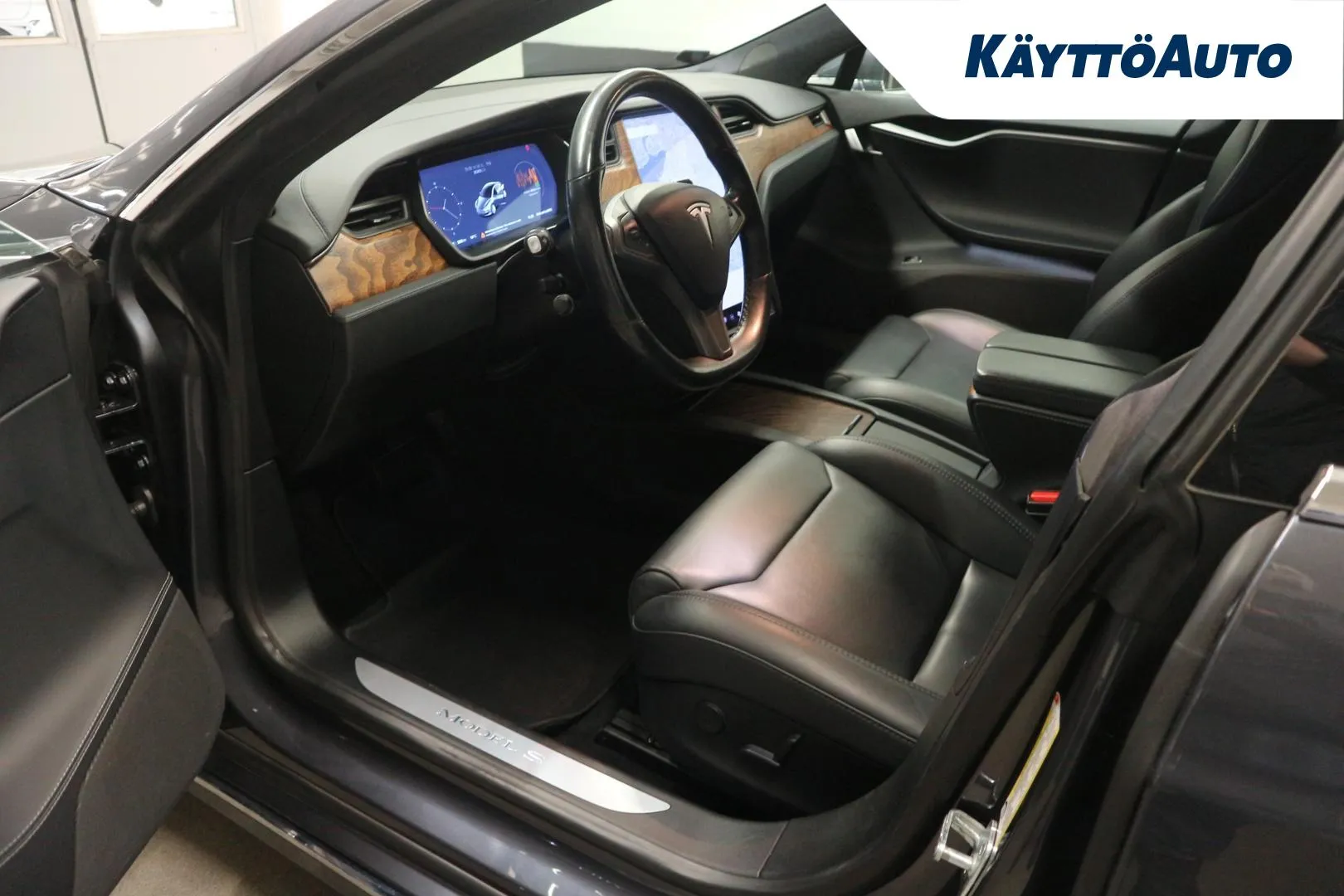 TESLA Model S KVV-654 carousel image
