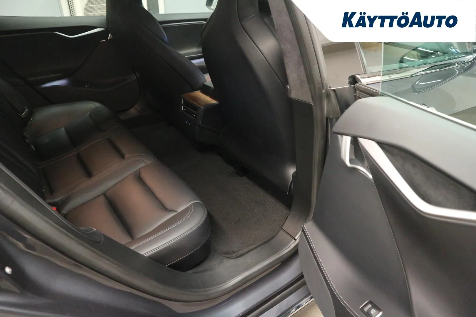 TESLA Model S KVV-654 carousel image