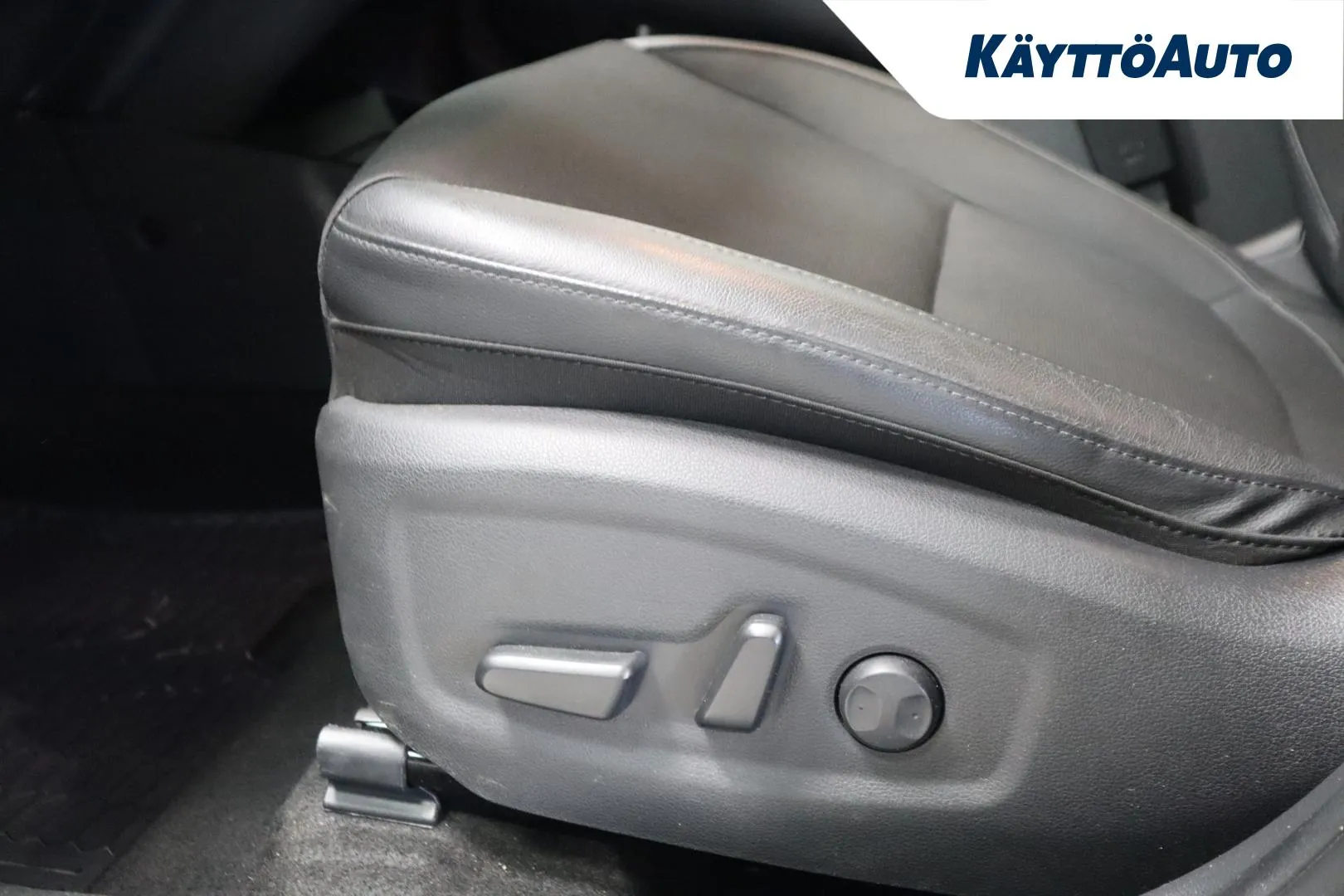 HYUNDAI KONA CRJ-181 carousel image