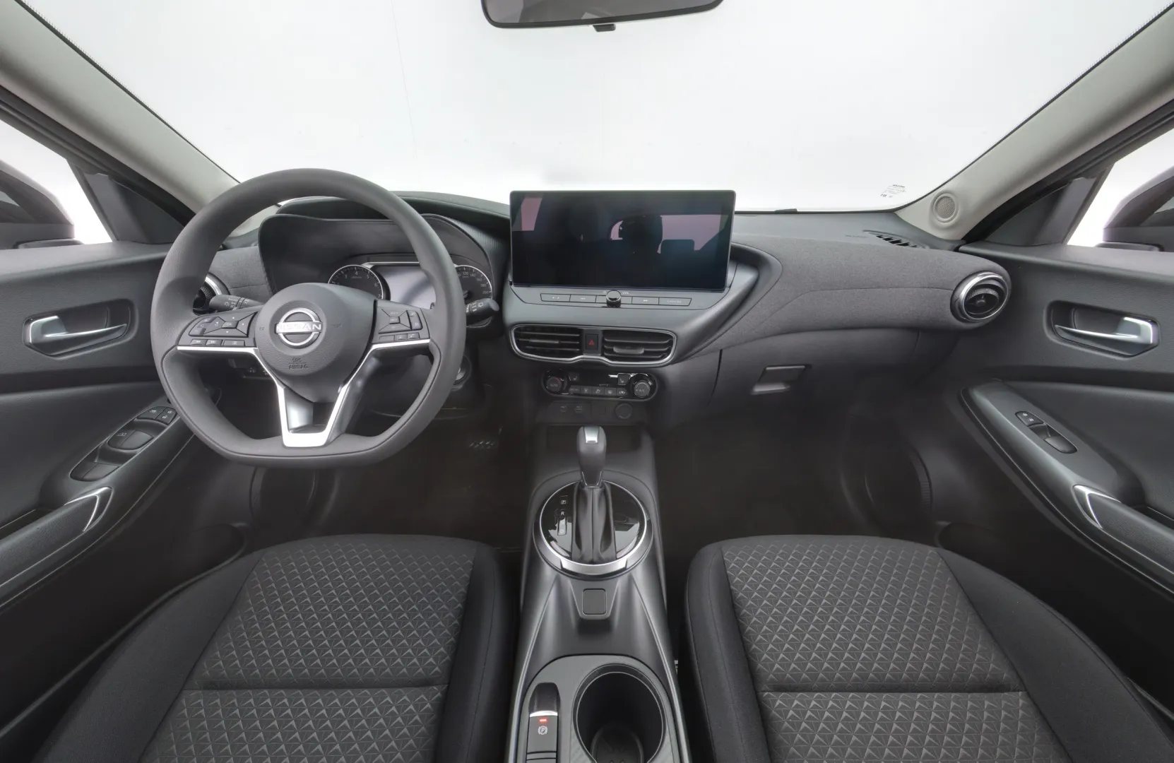 Nissan Juke SZJ-126 carousel image