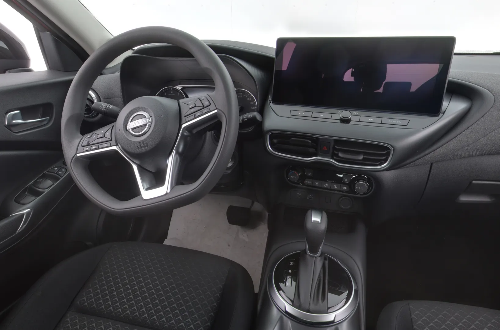 Nissan Juke SZJ-150 carousel image