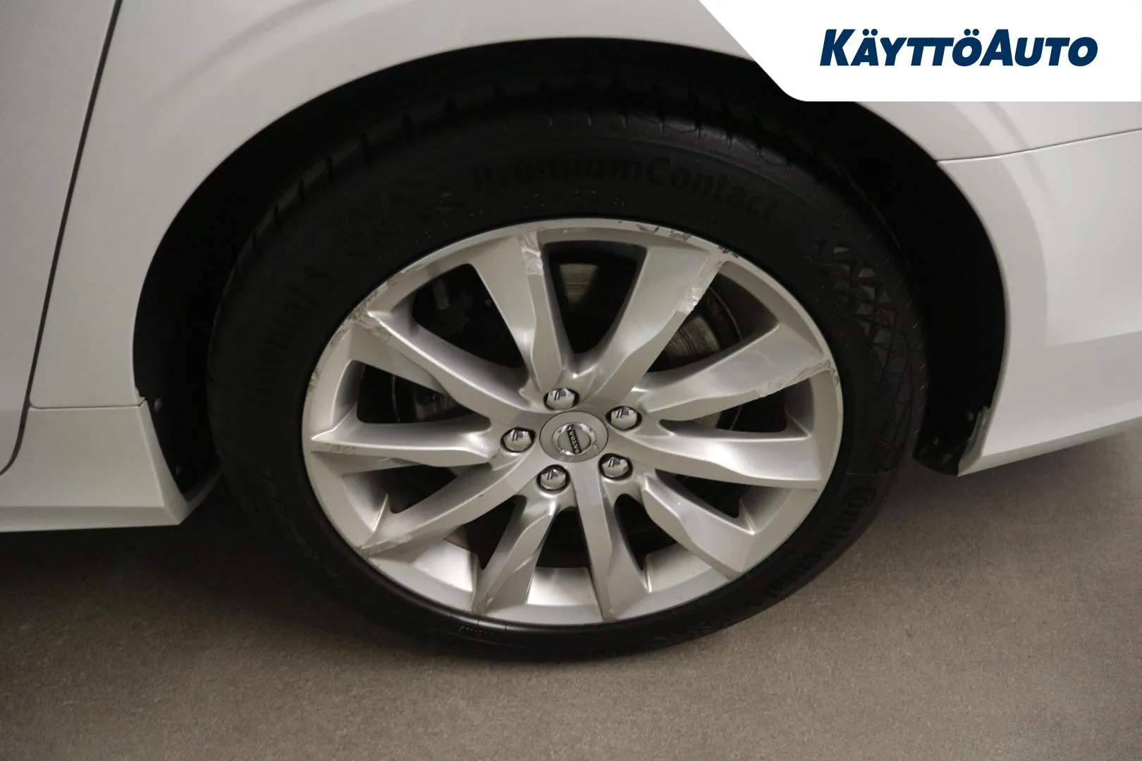 VOLVO S90 YKA-967 carousel image