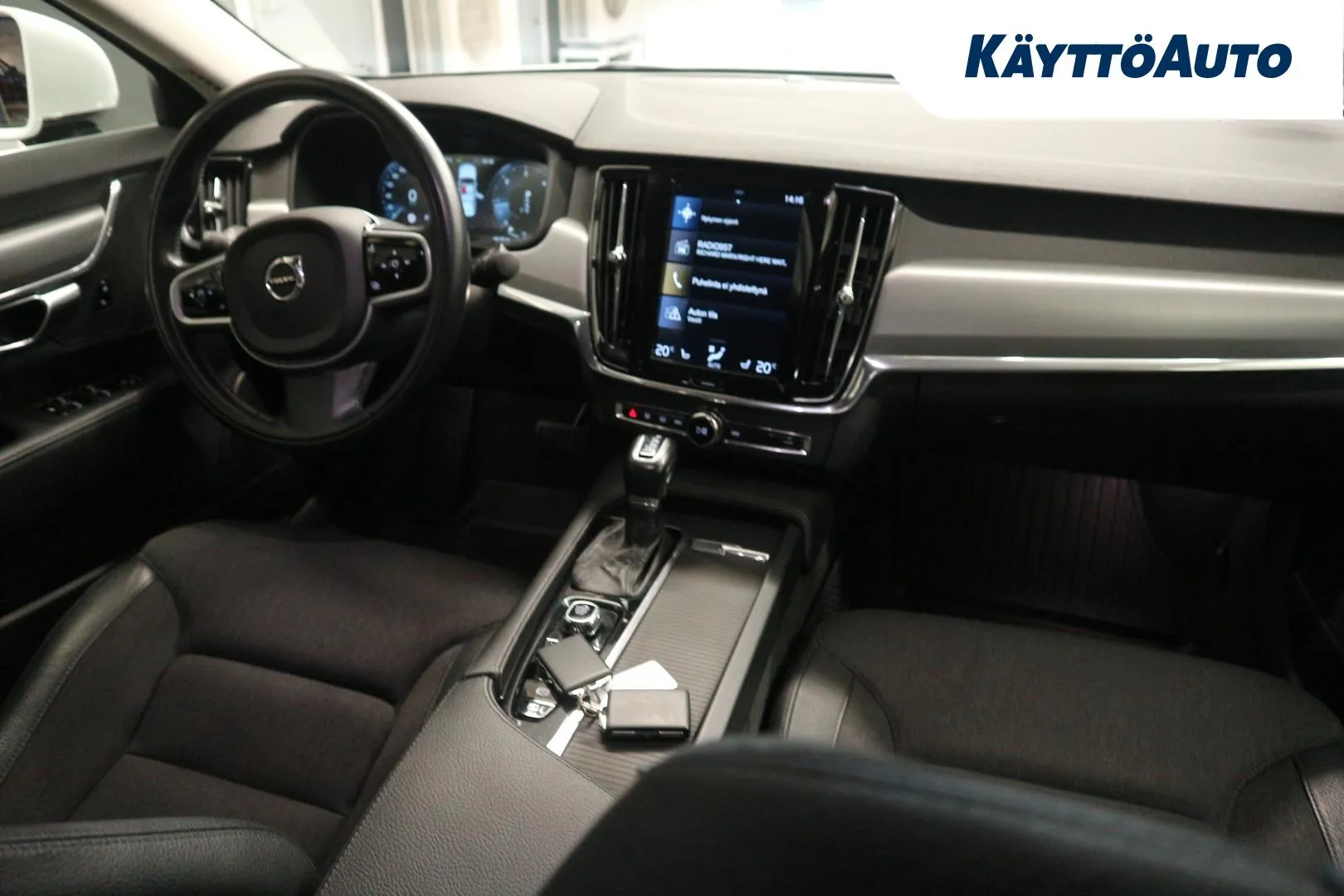 VOLVO S90 YKA-967 carousel image