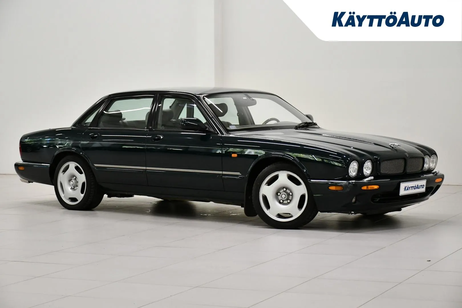 JAGUAR XJR AN-1 carousel image
