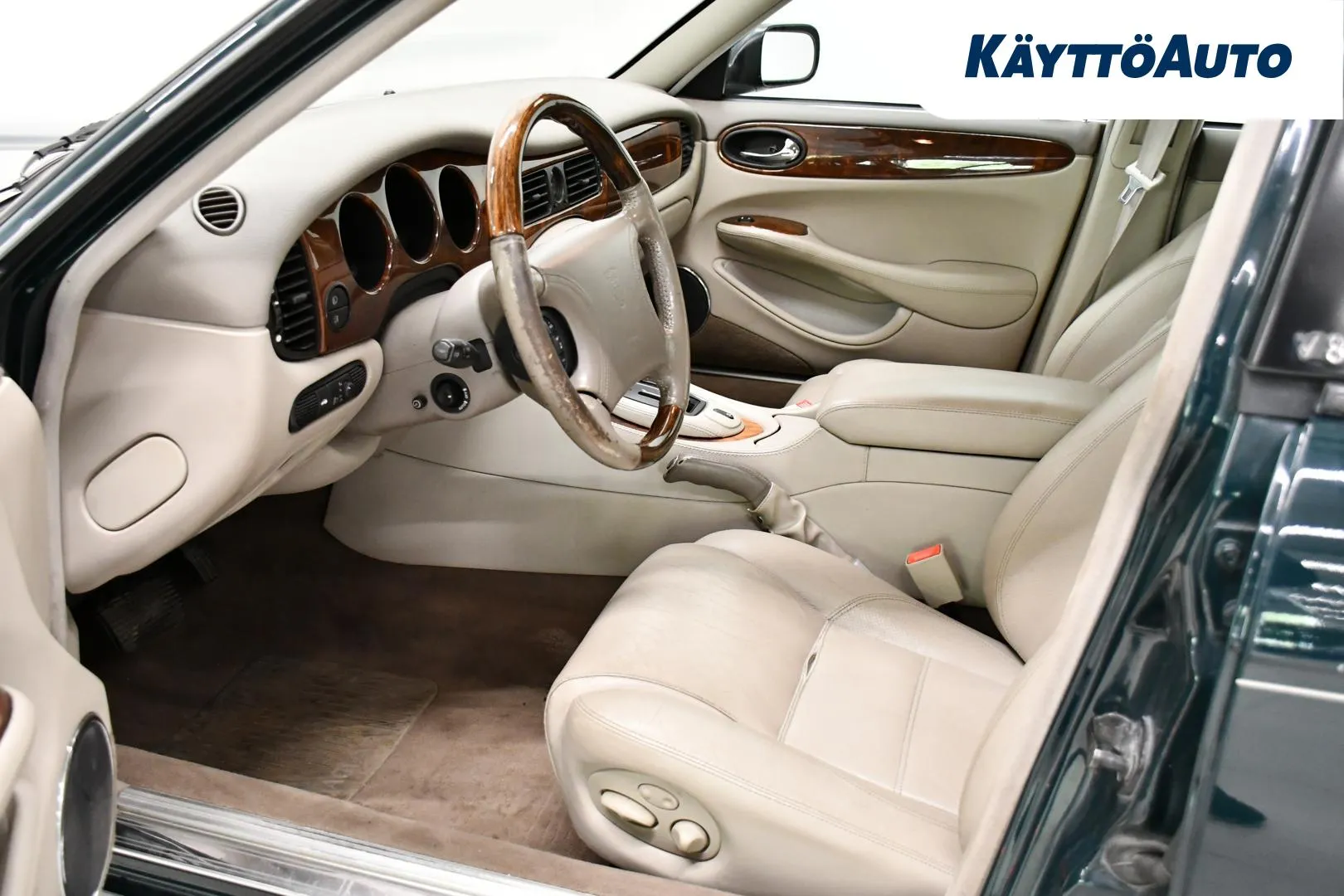 JAGUAR XJR AN-1 carousel image