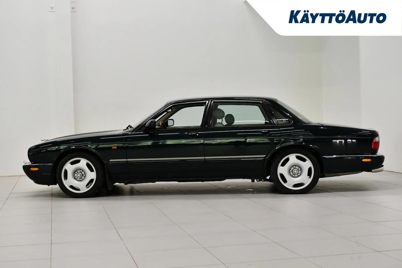 JAGUAR XJR AN-1 carousel image