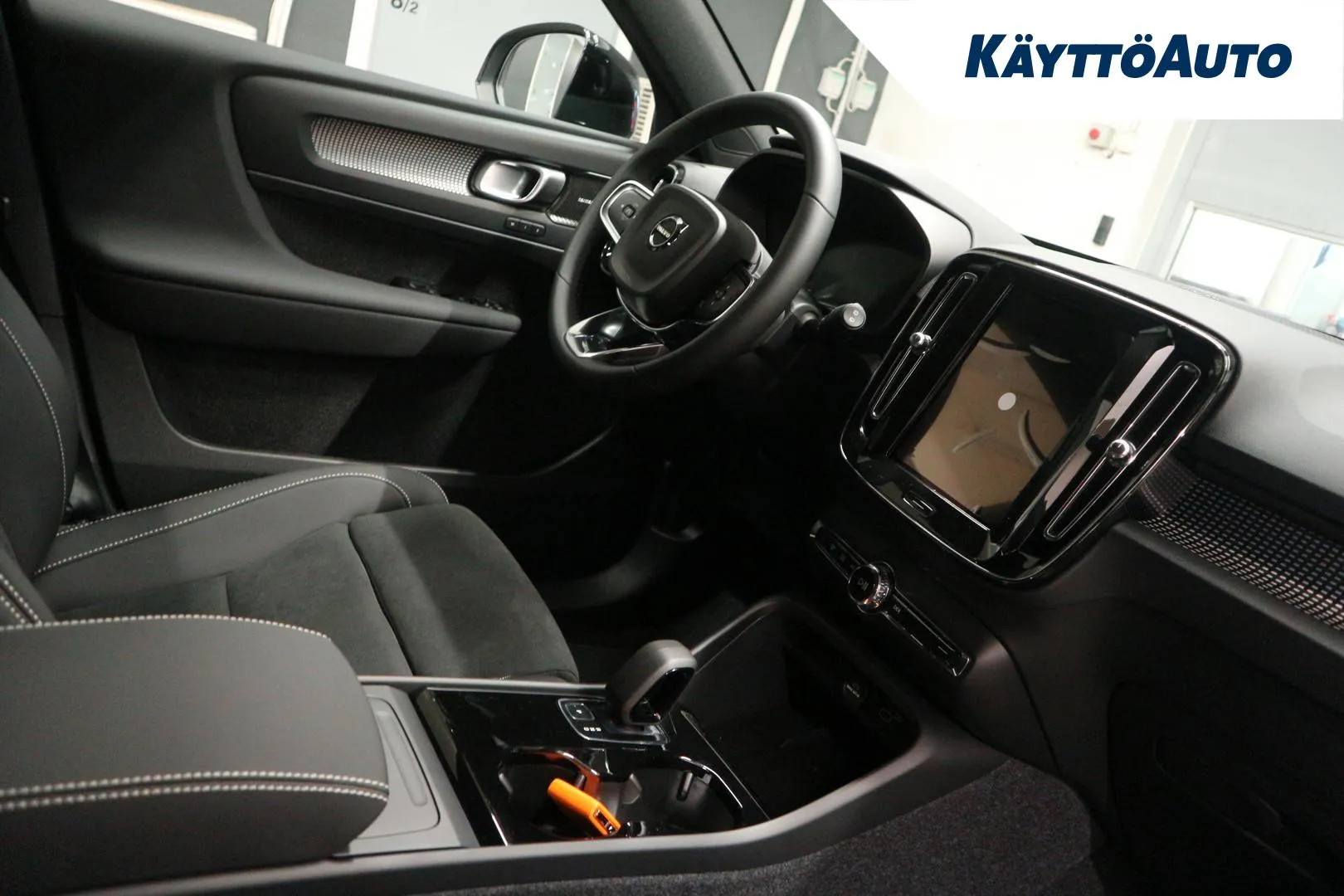 Volvo EX40 ZPP-180 carousel image