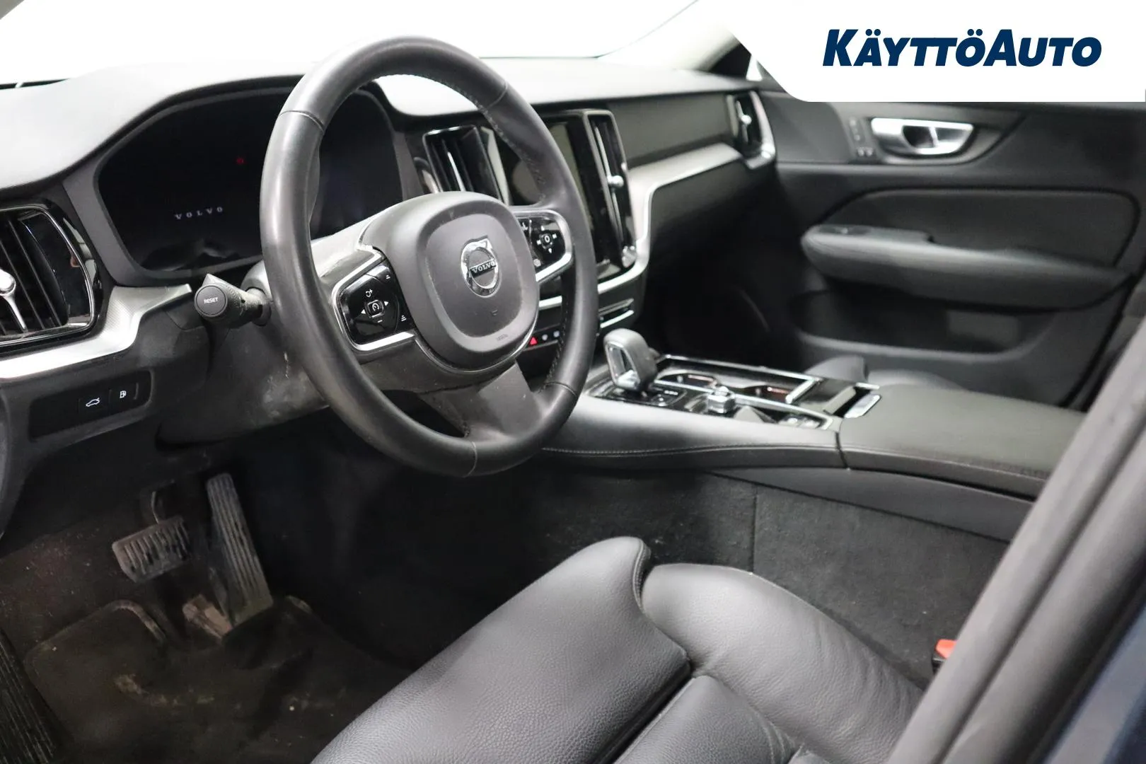 VOLVO V60 EVB-699 carousel image