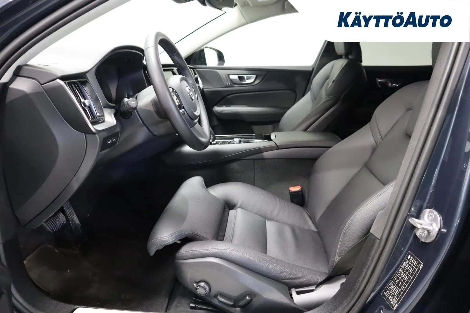 VOLVO V60 EVB-699 carousel image