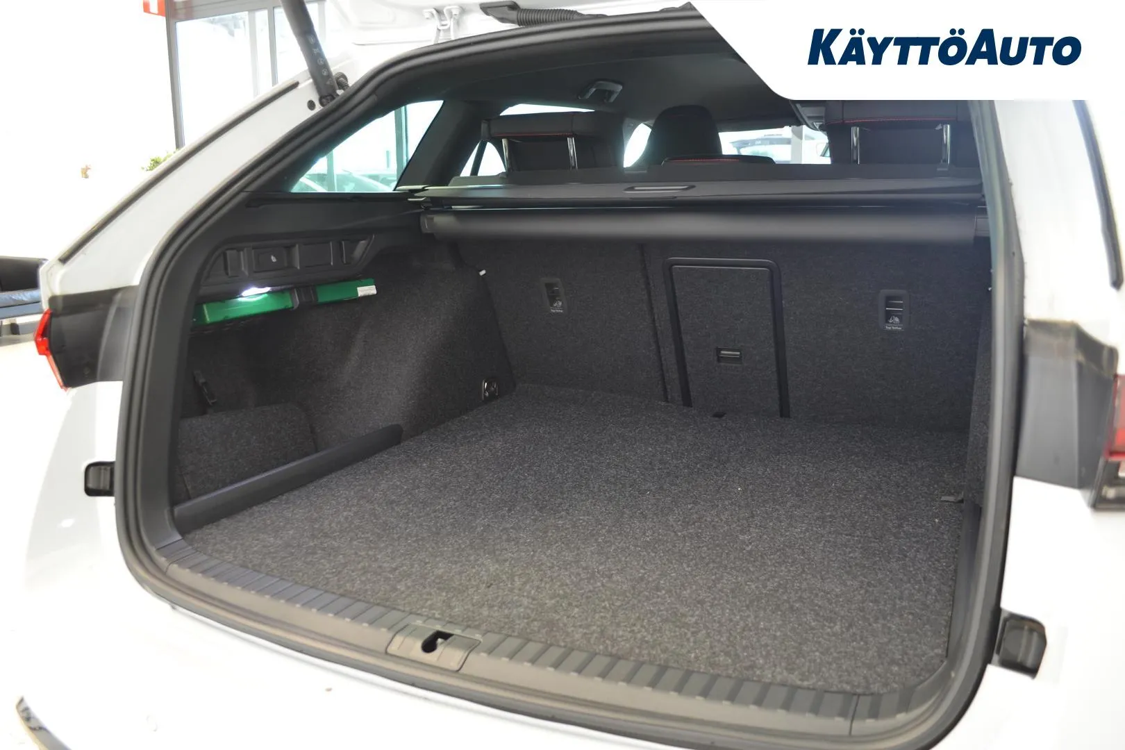 Skoda Octavia EVH-915 carousel image