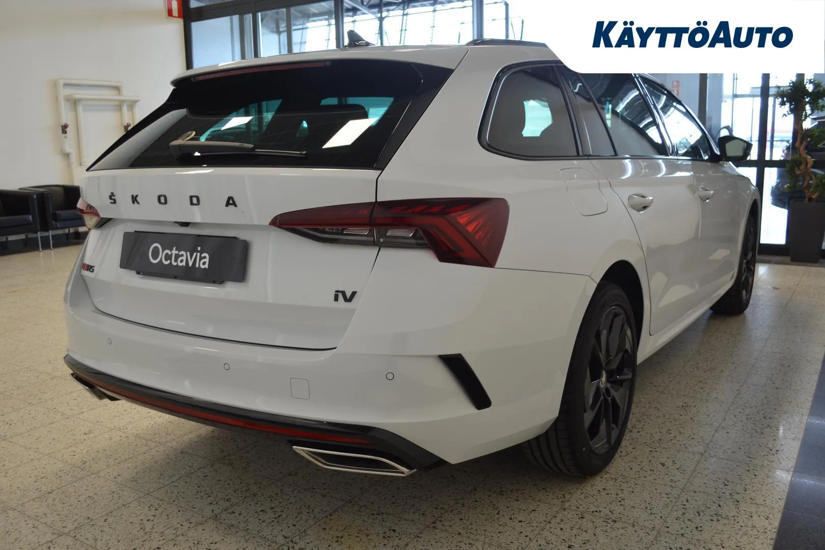 Skoda Octavia EVH-915 carousel image