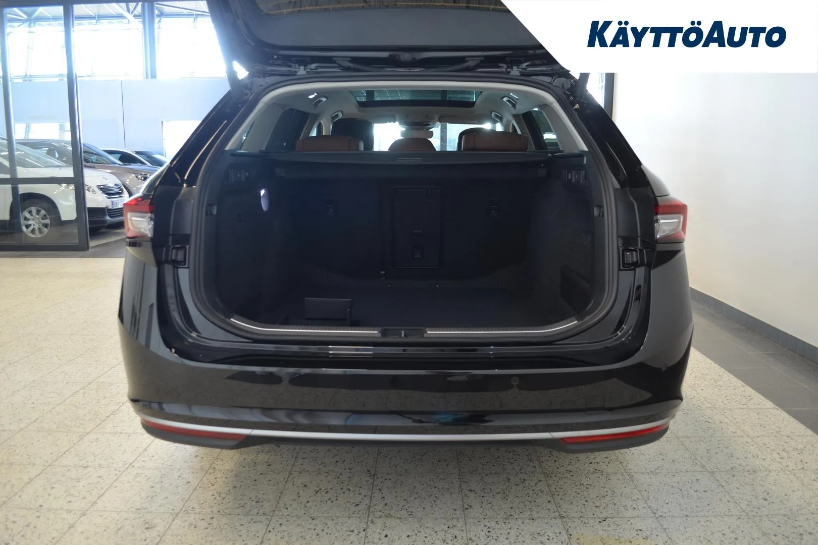 Skoda Superb XSR-440 carousel image