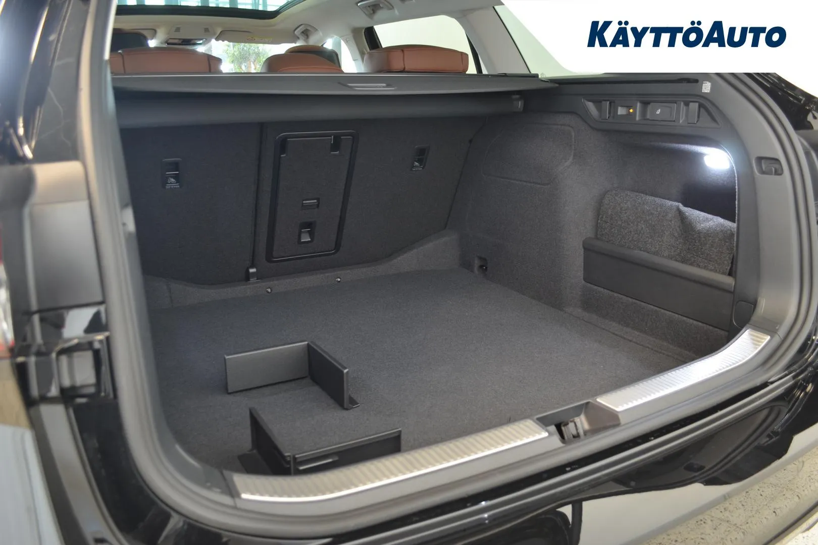 Skoda Superb XSR-440 carousel image