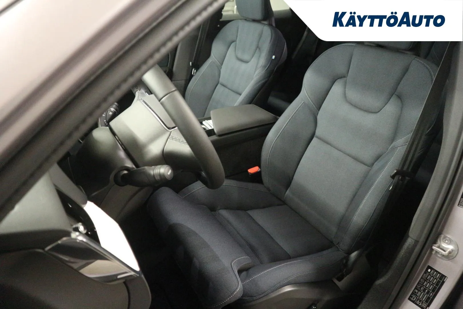Volvo XC60 ZPP-176 carousel image