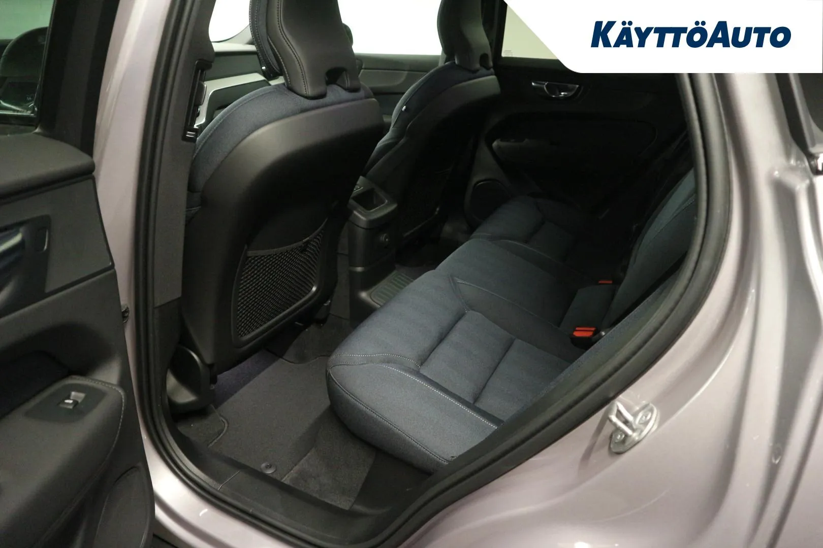 Volvo XC60 ZPP-176 carousel image